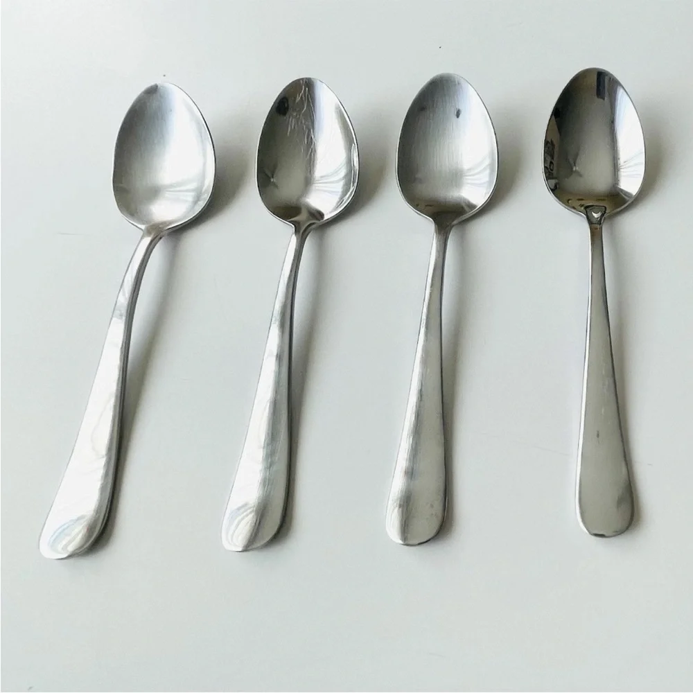 Reed & Barton Stainless 18/0 Flatware 16 Pieces